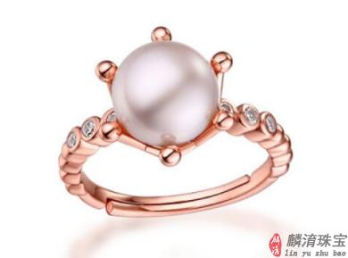 淡水珍珠和海水珍珠有什么区别？黑珍珠是淡水珍珠吗？
